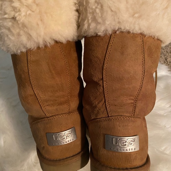 Ugg Boots. Perfect for fall! - Picture 2 of 3